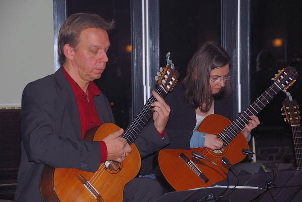 06_esq_on_stage